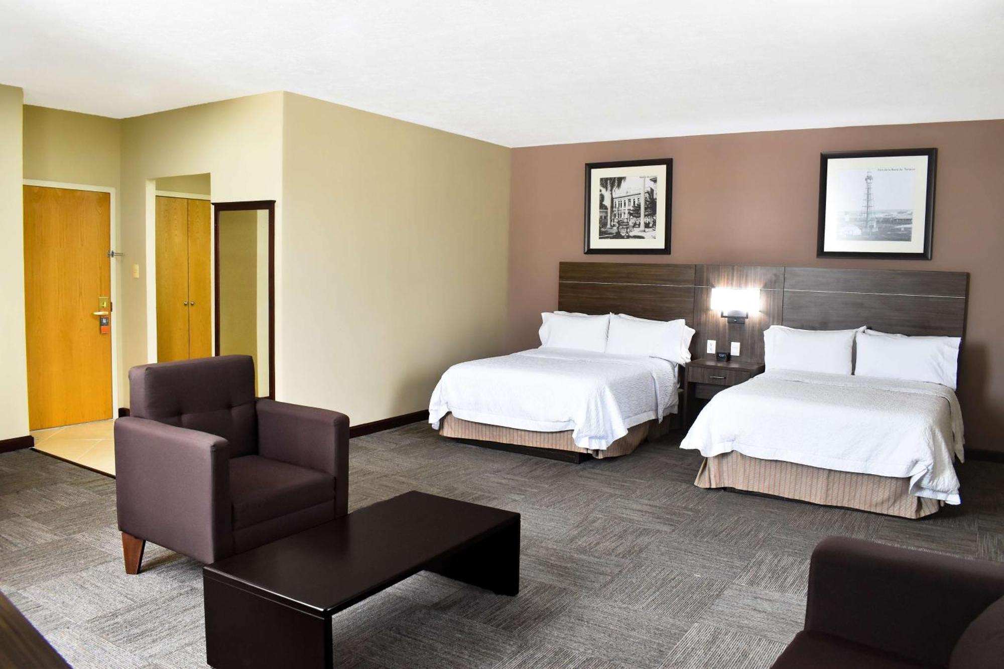 Hampton Inn Tampico Zona Dorada Exterior photo