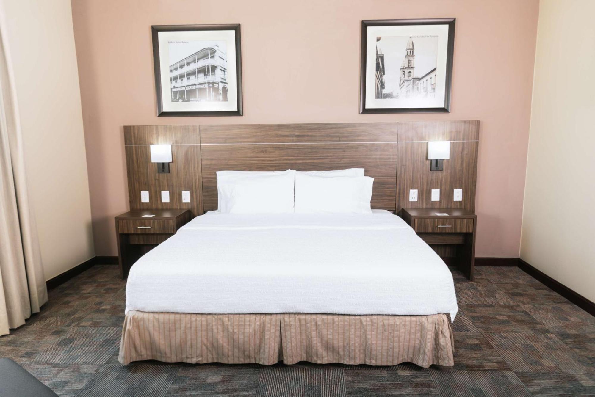 Hampton Inn Tampico Zona Dorada Exterior photo